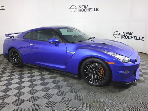 Used 2024 Nissan GT-R Premium w/ Floor Mat Package image 4