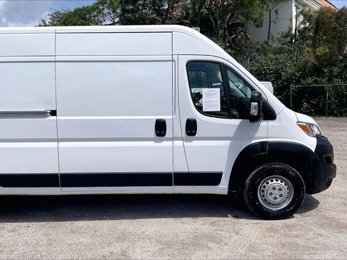 Used 2025 RAM ProMaster 2500 w/ Convenience Group FWD image 18