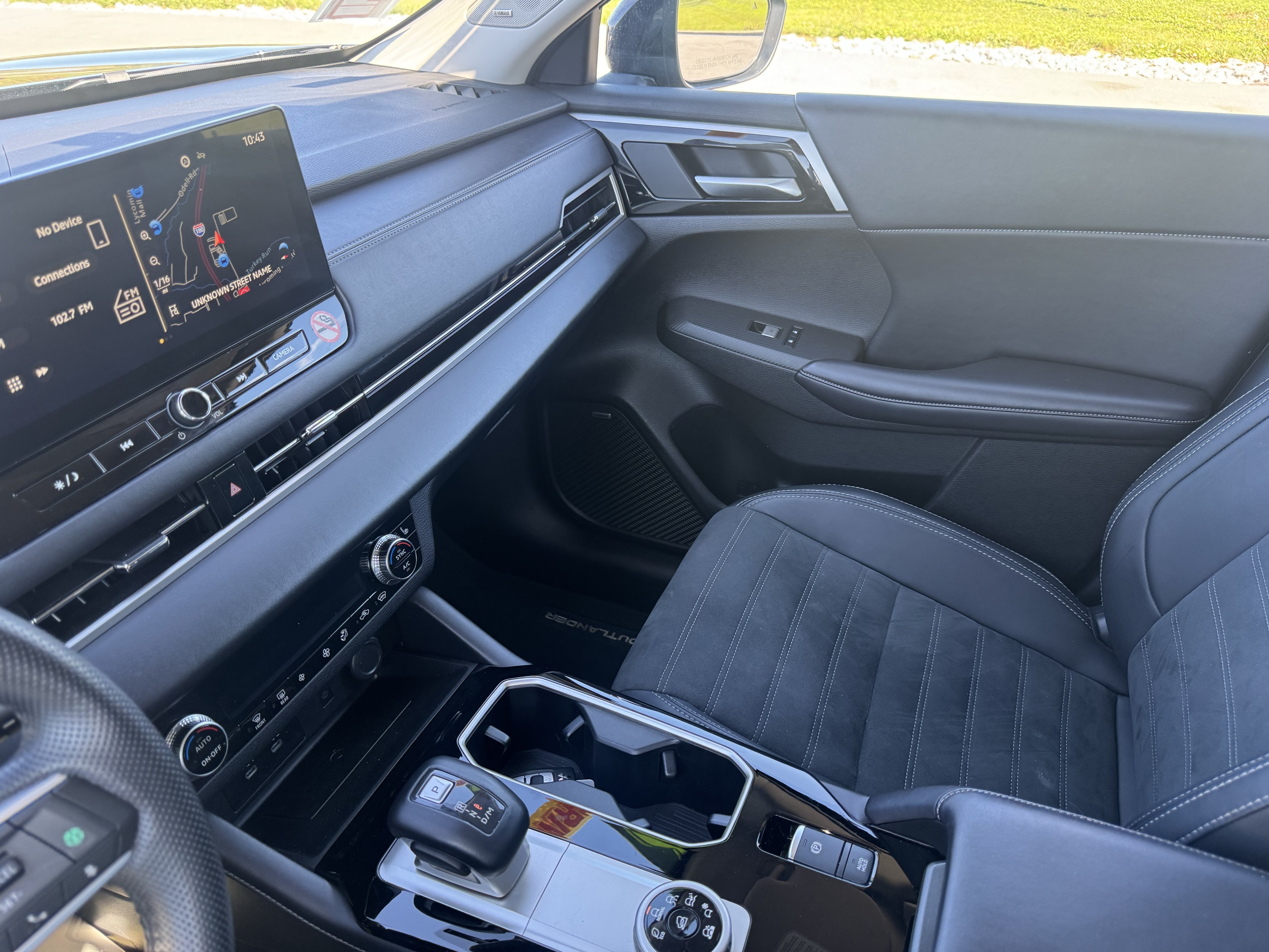 Used 2025 Mitsubishi Outlander SE AWD/4WD image 16