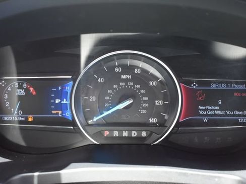 Used 2018 Ford Explorer XLT w/ XLT Technology Feature Bundle AWD/4WD image 19
