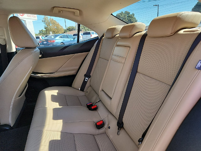 Used 2017 Lexus IS 200t RWD image 10