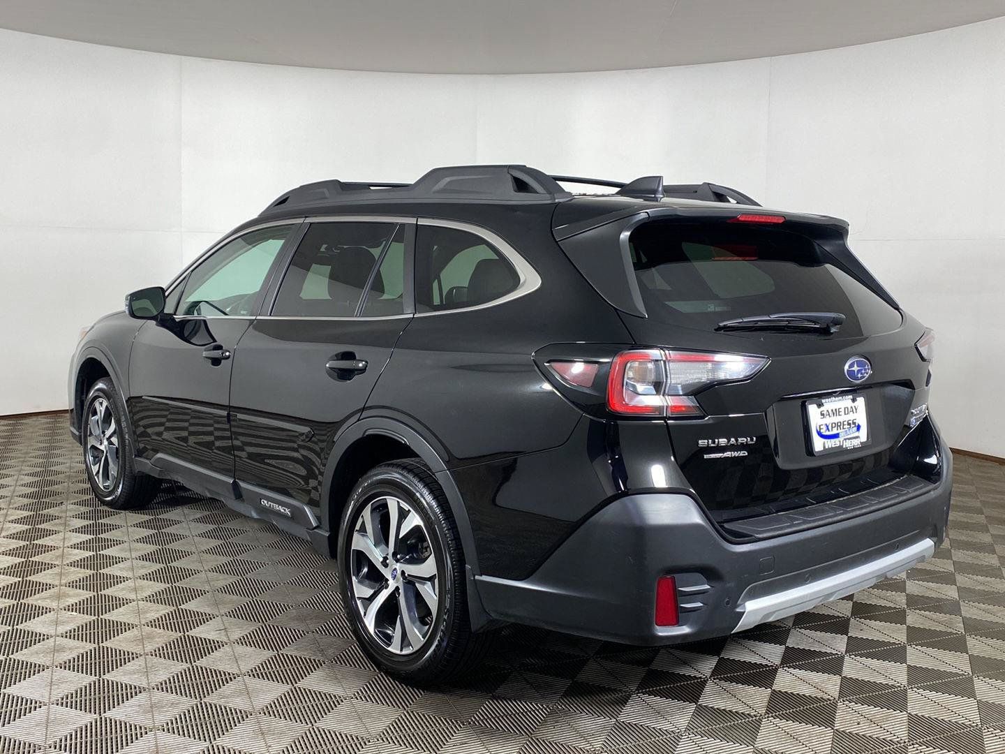 Used 2022 Subaru Outback Limited AWD/4WD image 4