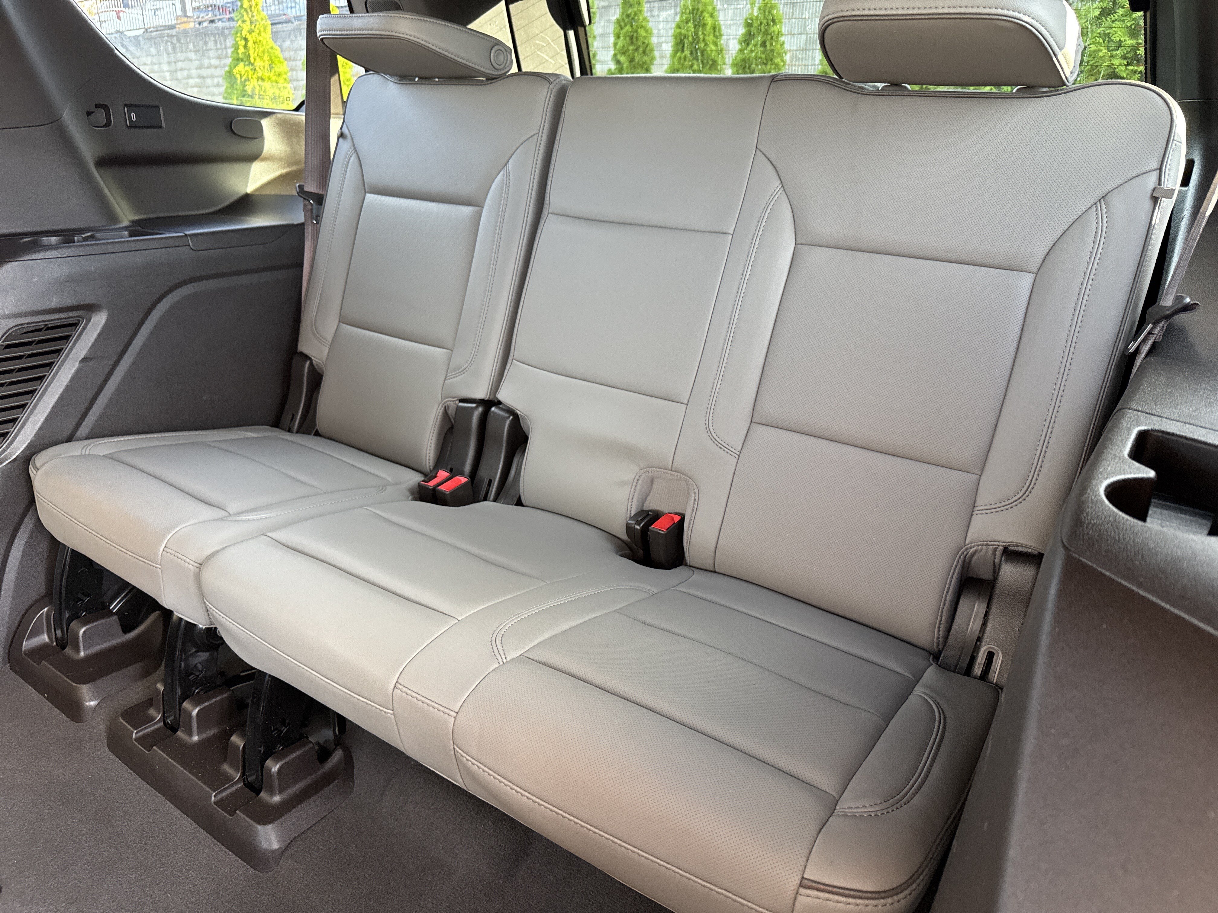 Used 2022 GMC Yukon SLT w/ SLT Premium Package AWD/4WD image 31
