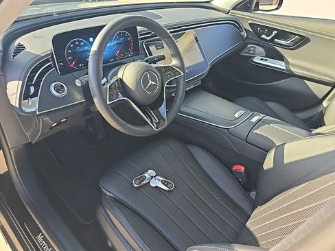 Used 2025 Mercedes-Benz E 450 4MATIC All-Terrain Wagon image 4