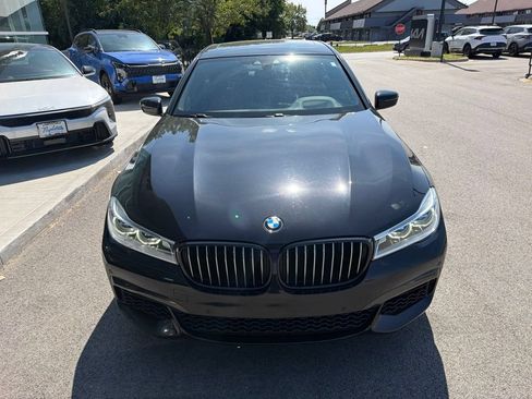 Used 2019 BMW 750i xDrive w/ M Sport Package AWD/4WD image 2
