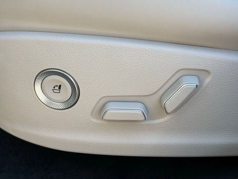 Used 2025 Genesis GV80 3.5T Prestige image 23