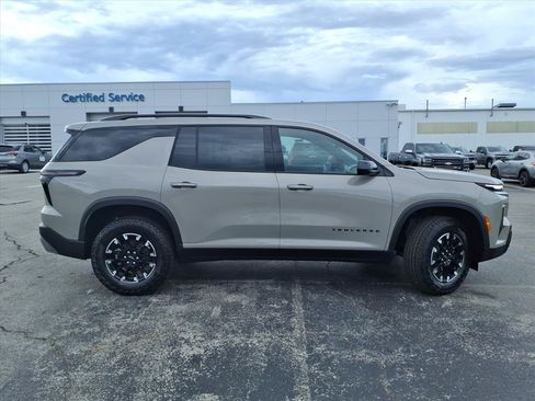 New 2026 Chevrolet Traverse Z71 w/ Enhanced Driving Package AWD/4WD image 3