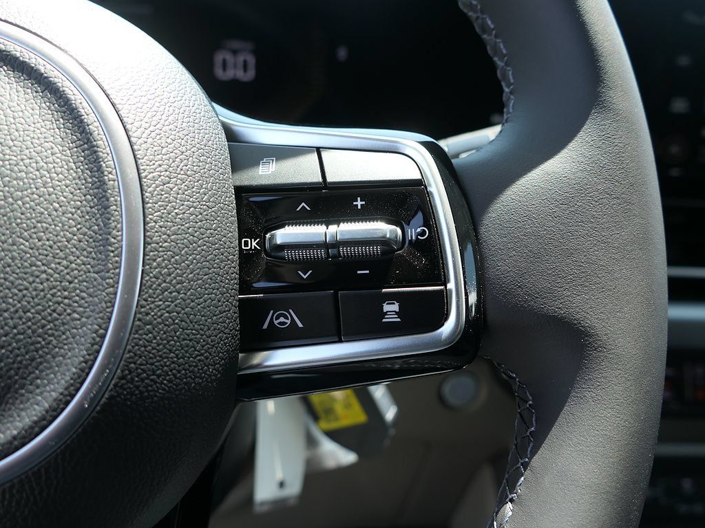 New 2026 Kia Carnival LXS FWD image 11