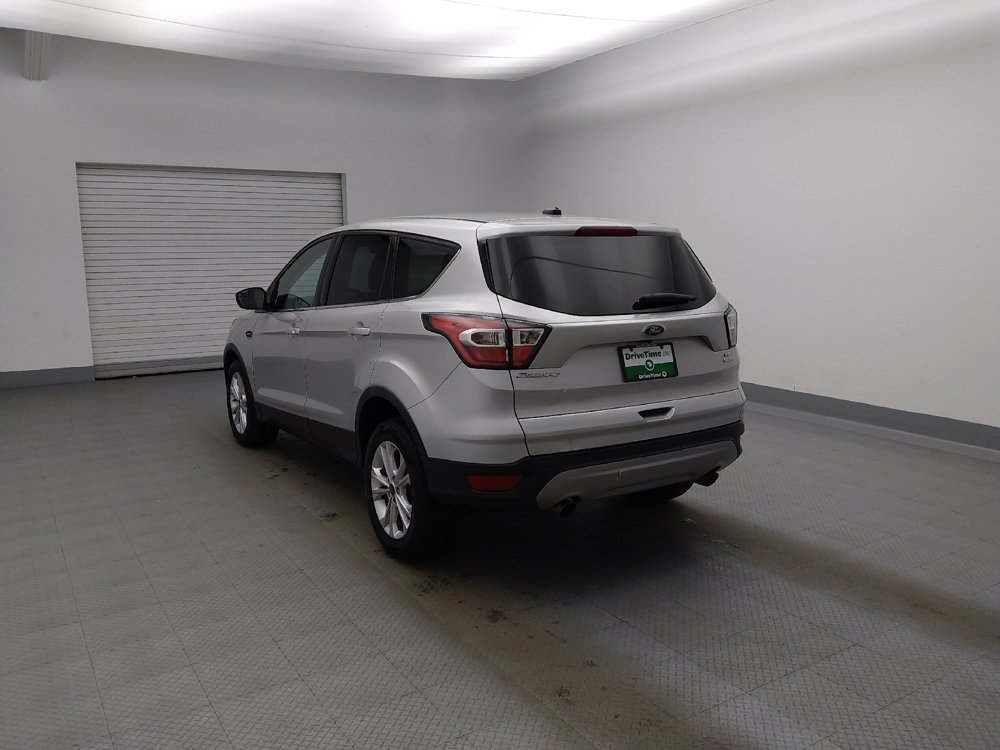 Used 2017 Ford Escape SE FWD image 5