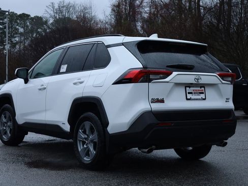 Used 2025 Toyota RAV4 XLE image 3