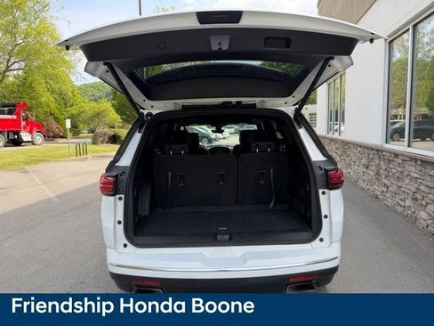 Used 2023 Chevrolet Traverse Premier FWD image 37