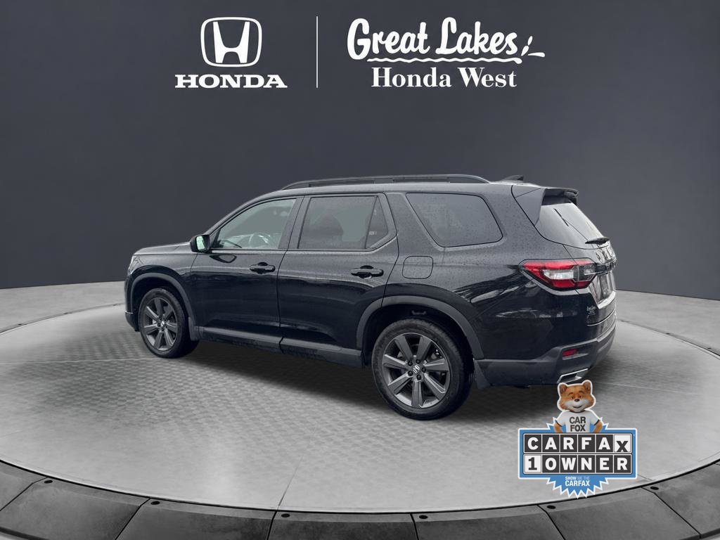 Used 2025 Honda Pilot Sport image 11