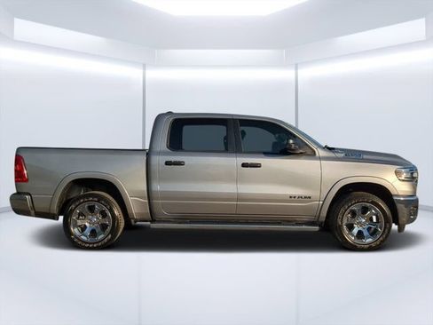 Used 2025 RAM 1500 Big Horn AWD/4WD image 2