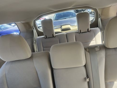 Used 2017 Nissan Pathfinder S AWD/4WD image 16