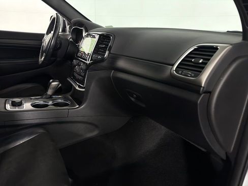 Used 2022 Jeep Grand Cherokee Laredo X image 33