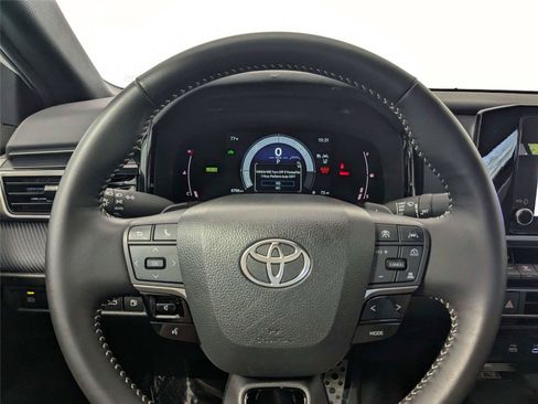 Certified 2025 Toyota Camry SE FWD image 15