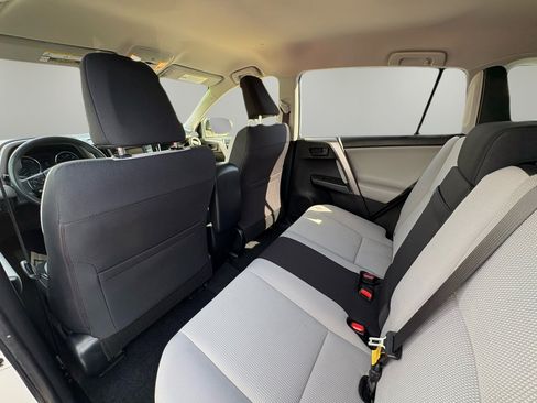 Used 2018 Toyota RAV4 LE Plus image 29