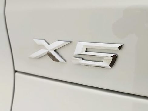 Used 2025 BMW X5 sDrive40i w/ M Sport Package RWD image 32