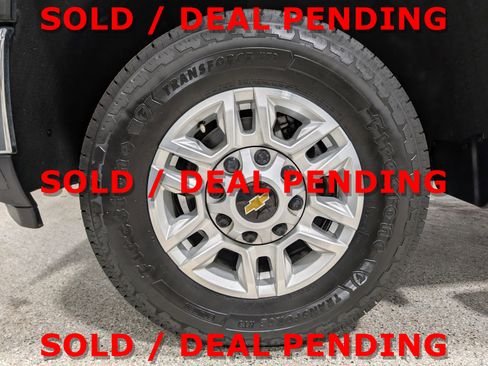 Used 2024 Chevrolet Silverado 2500 LT image 11