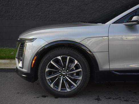 Used 2025 Cadillac Lyriq Sport w/ LPO, Floor Liner Package image 38