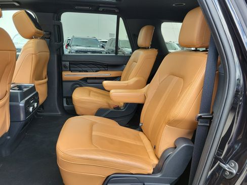 Used 2023 Ford Expedition Max Platinum RWD image 20