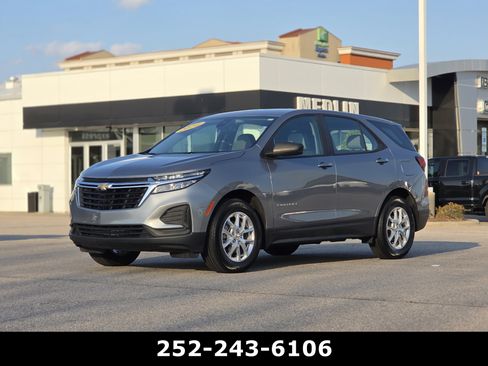 Used 2024 Chevrolet Equinox LS image 3