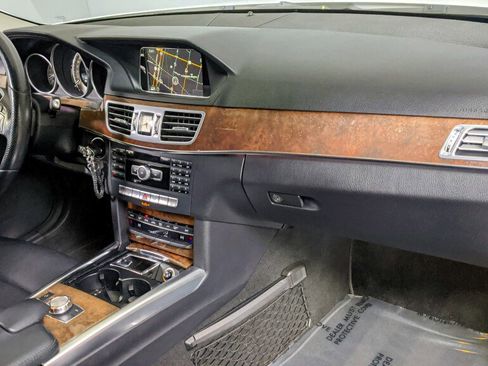 Used 2014 Mercedes-Benz E 350 4MATIC Sedan image 22
