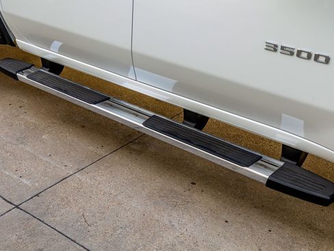 Used 2023 Chevrolet Silverado 3500 High Country w/ Technology Package image 12