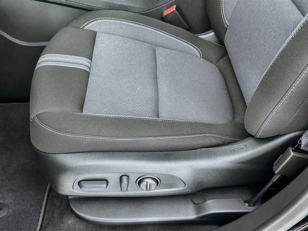 New 2026 Chevrolet Blazer LT w/ Convenience Package FWD image 21