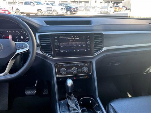 Used 2022 Volkswagen Atlas SE image 6