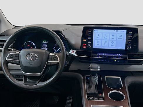 Used 2023 Toyota Sienna XLE FWD image 20