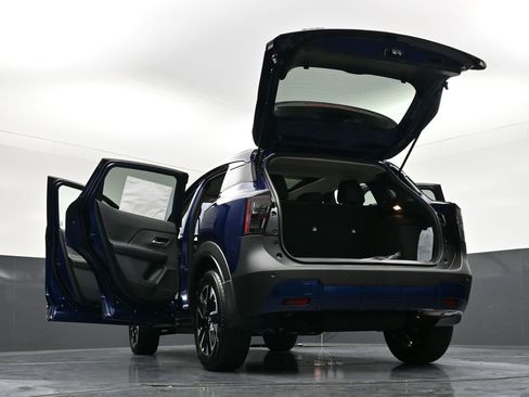 New 2026 Nissan Kicks SV w/ SV Premium Package AWD/4WD image 35