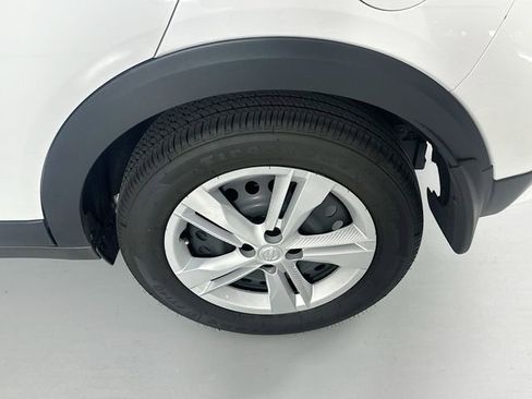 New 2025 Nissan Kicks Play S FWD image 11