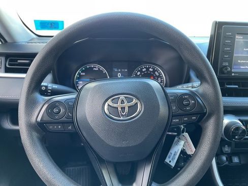 Used 2022 Toyota RAV4 LE image 16