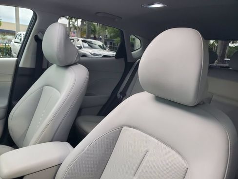 Used 2024 Hyundai Kona Limited FWD image 17