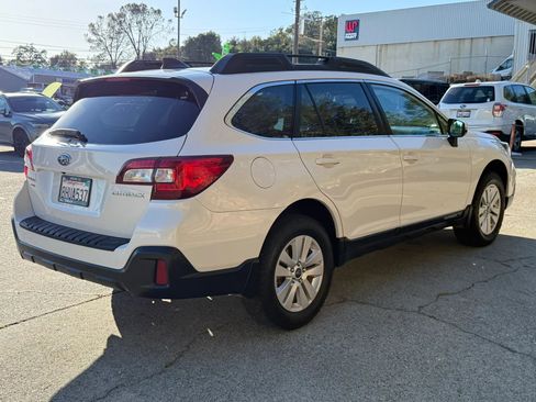 Used 2019 Subaru Outback 2.5i Premium w/ Popular Package #2 AWD/4WD image 7