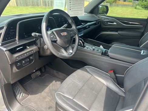 Certified 2024 Cadillac Escalade Sport w/ LPO, ONYX Package AWD/4WD image 10