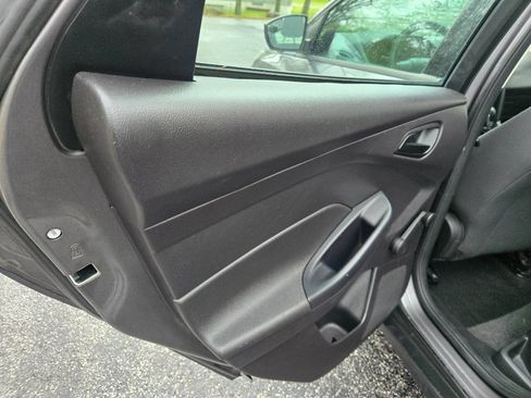 Used 2012 Ford Focus S FWD image 31