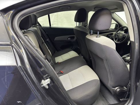 Used 2013 Chevrolet Cruze LS image 32