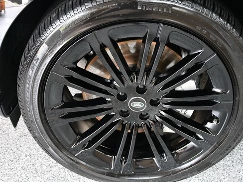 Used 2025 Land Rover Range Rover Long Wheelbase SE AWD/4WD image 19