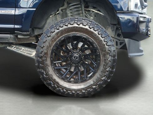 Used 2022 Ford F250 Platinum w/ FX4 Off-Road Package AWD/4WD image 4