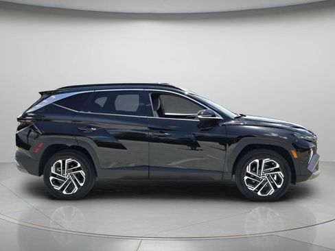 Used 2025 Hyundai Tucson Limited AWD/4WD image 5