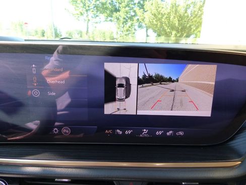 Used 2025 Buick Envision Avenir AWD/4WD image 36