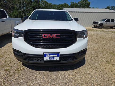 Used 2019 GMC Acadia SLT w/ Black Edition FWD image 2