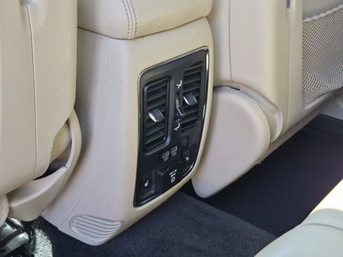 Used 2014 Jeep Grand Cherokee Limited RWD image 18
