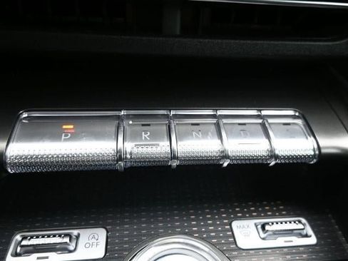 New 2025 Lincoln Nautilus Premier w/ Equipment Group 102A image 19