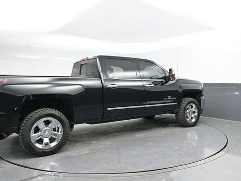 Used 2018 Chevrolet Silverado 1500 LTZ w/ Max Trailering Package AWD/4WD image 4