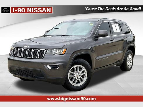 Used 2020 Jeep Grand Cherokee Laredo image 1