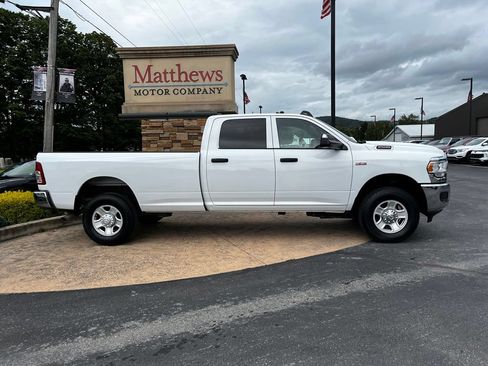 Used 2022 RAM 2500 Tradesman w/ Chrome Appearance Group AWD/4WD image 4