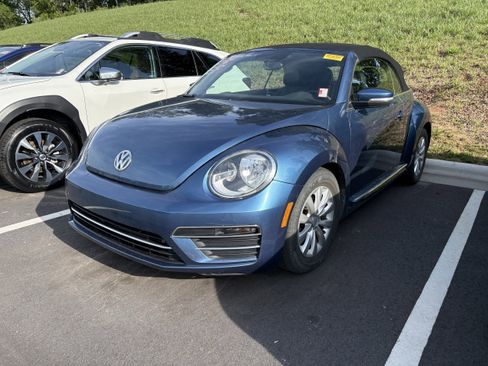 Used 2019 Volkswagen Beetle 2.0T S FWD image 4